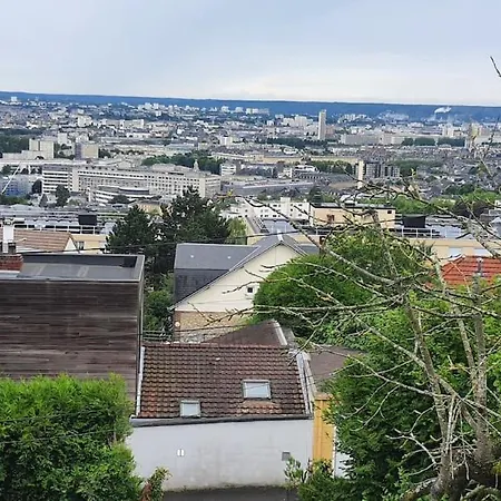 House With Garden And View Of Holiday home Rouen