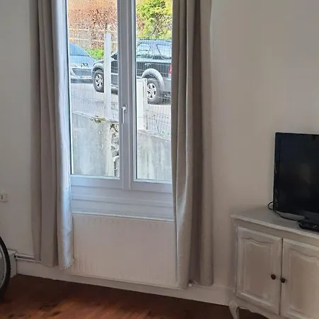 House With Garden And View Of Holiday home Rouen